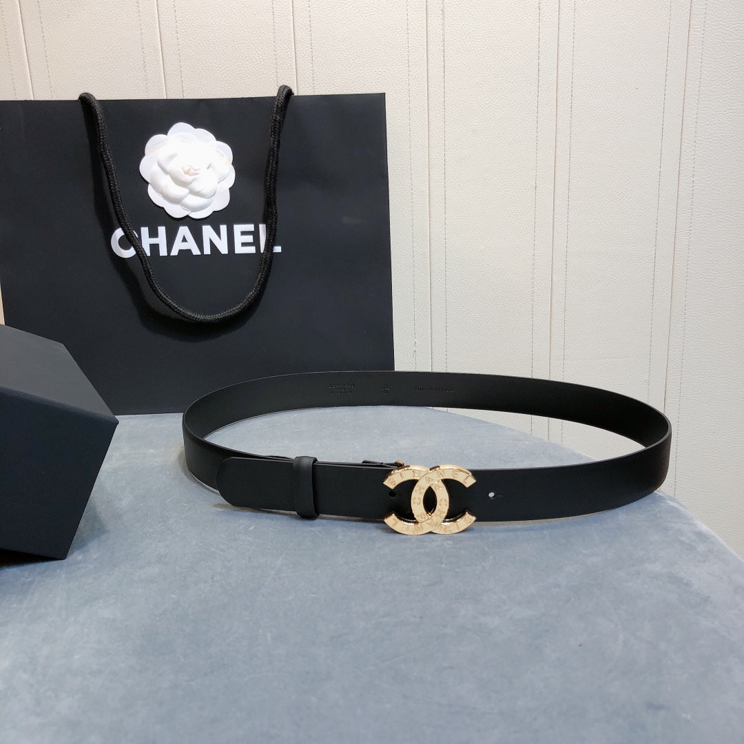 Durable Belt with Double C Buckle – Adjustable Fashion Waist Belt for Men & Women