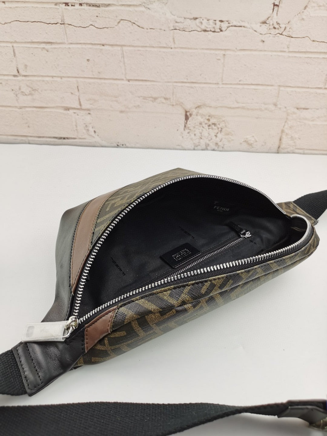 Fndi Belt Bag 18cm - Image 7