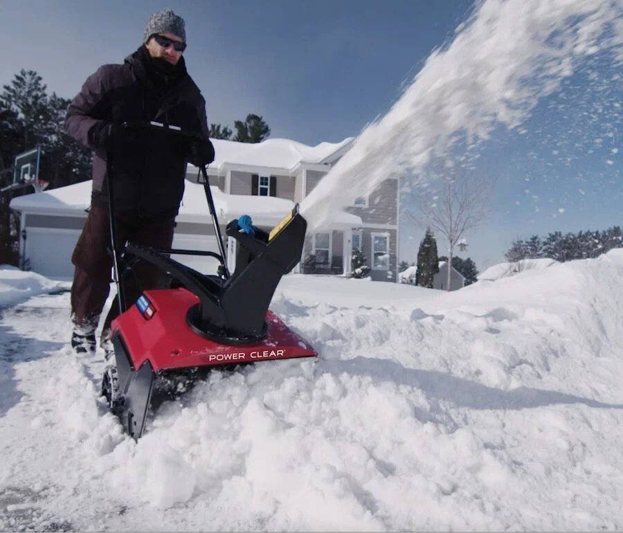 Toro 721 E Gas Snow Blower 21″ Clearing Width, Electric Start - Image 4